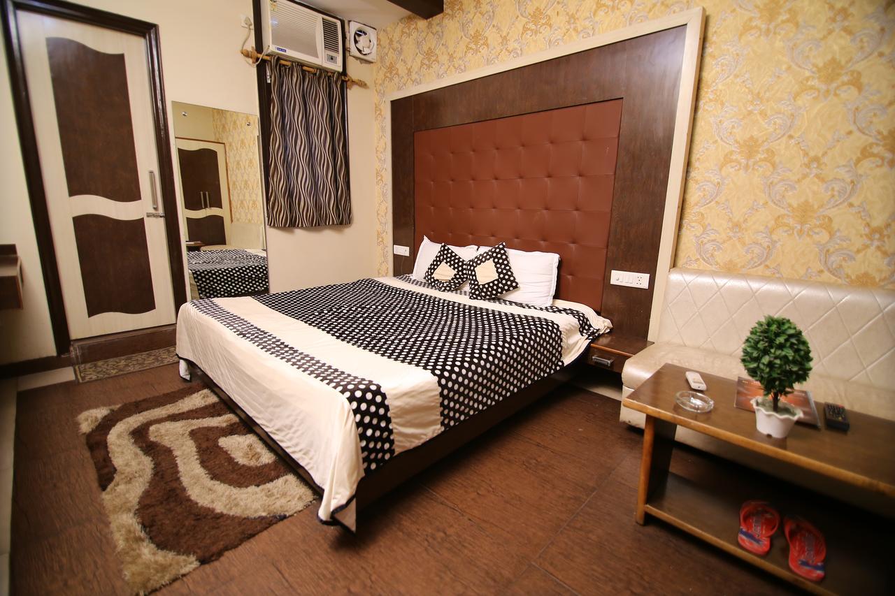 Hotel Pappan Plaza Palwal ภายนอก รูปภาพ