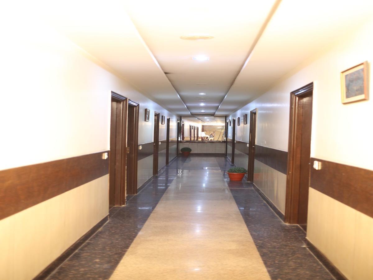 Hotel Pappan Plaza Palwal ภายนอก รูปภาพ